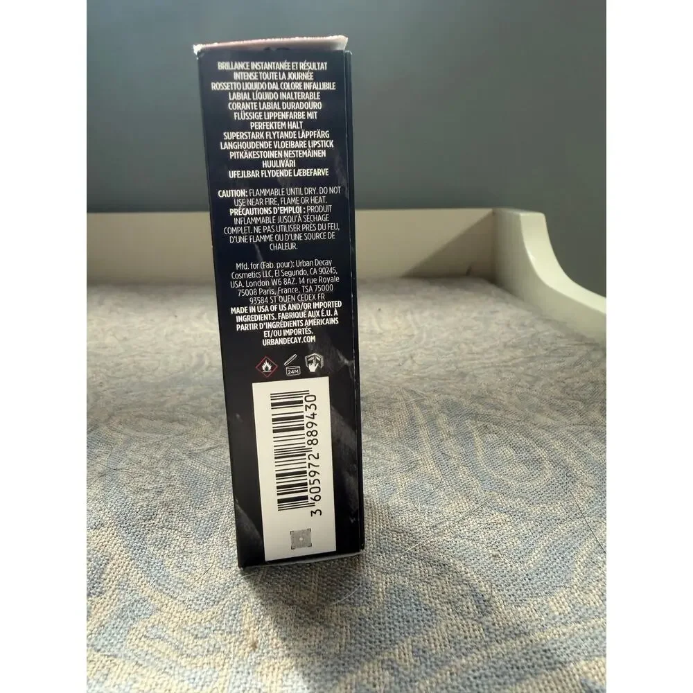 UD Lip Bond shade Toy with Me